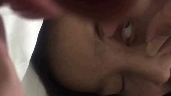 00年巨乳小妹下药变死猪玩弄